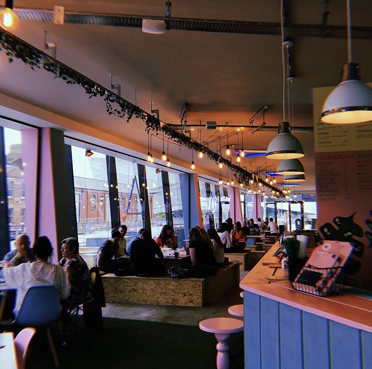 DocksideDClub's tweet photo. Looking forward to the weekend...when we will have market stalls showcasing local independent businesses, live music, sensational food, a fab selection of drinks and a fantastic atmosphere #livemusic #market #traders #independent #localbusiness #supportlocal #docksidediningclub https://t.co/VivQxG3Gv3