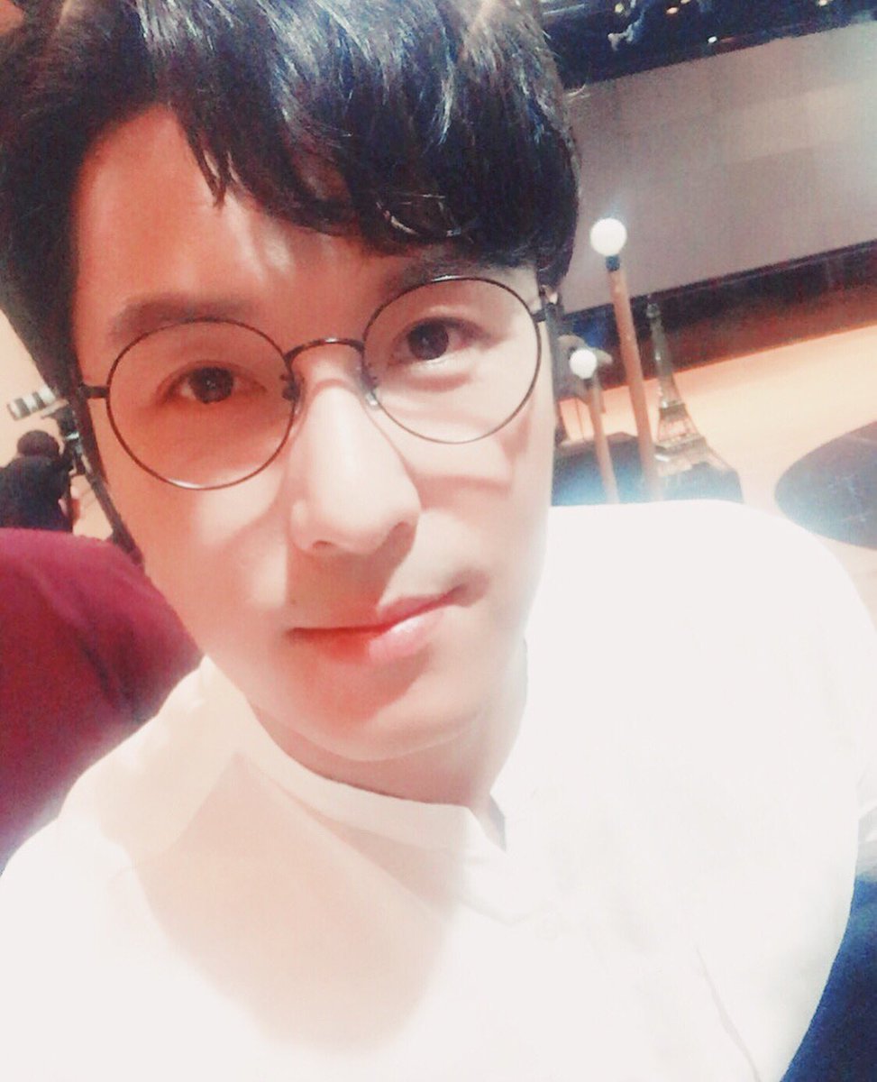 neukkim9ood's tweet photo. 헠.. 완젼히 오빠 완조니 인간쿨매트 인간대리석침대🌨❄️☃️ 사진 보자마자 시원해지자나(´°̥̥̥̥̥̥̥̥ω°̥̥̥̥̥̥̥̥｀) 더위 타파엔 미남 셀카만 한 것이 없슴이야....!! https://t.co/jSl7Ni5oPa