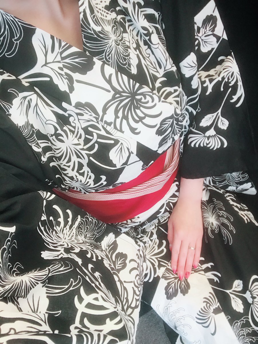 e4cce87e84894d3's tweet image. 浴衣〜♡
#clubEVE
#浴衣
#港祭り
#函館clubEVE