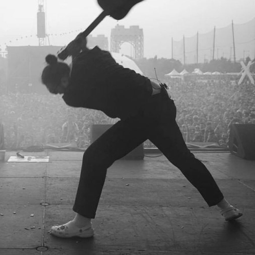 Lindsey Crowder (LinzTheWinz) Twitter