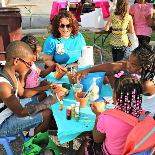 westsidehealth's tweet photo. PLEASE RETWEET: We're celebrating community and Growing Healthy Families tomorrow at our Northeast Wilmington Health Center, 908 E. 16th St. in Wilmington, DE. Free services available to the community include health screenings, produce, pop-up closet and school supplies. https://t.co/QUM6sYBhTS