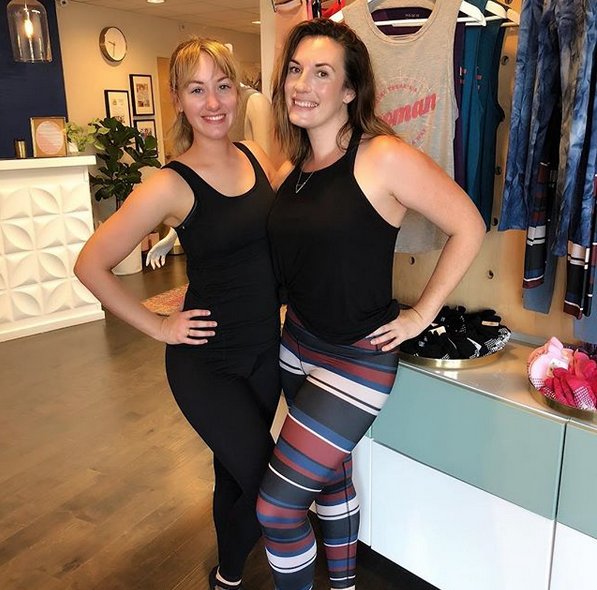BarMethodSL's tweet photo. Surprise visit from OG #bmsl babe turned @barmethod_richmond instructor @amybixler 💓💓💓
Amy started with us in the very beginning and we are so honored to be a part of her #BarMethod journey! WE LOVE YOU AMY!!!
#loveourcommunity #barrebabes #foreverourfamily https://t.co/pZAUKXMr04