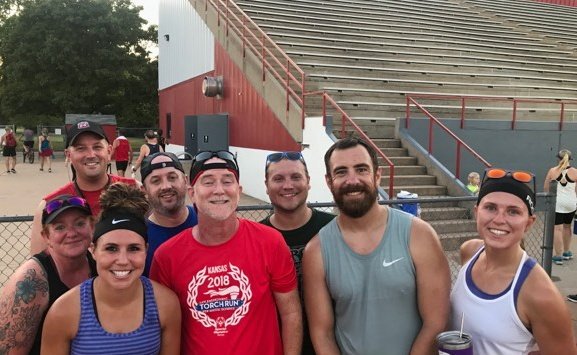 CoachPorter77's tweet photo. Track night Tuesday 2x400, 7x800 #doWORK #pfmjoes #pfm18 #betterwithfriends Thanks for the challenge @FleetFeetWichta @runpfm #attackgoals https://t.co/JaQabHt52I
