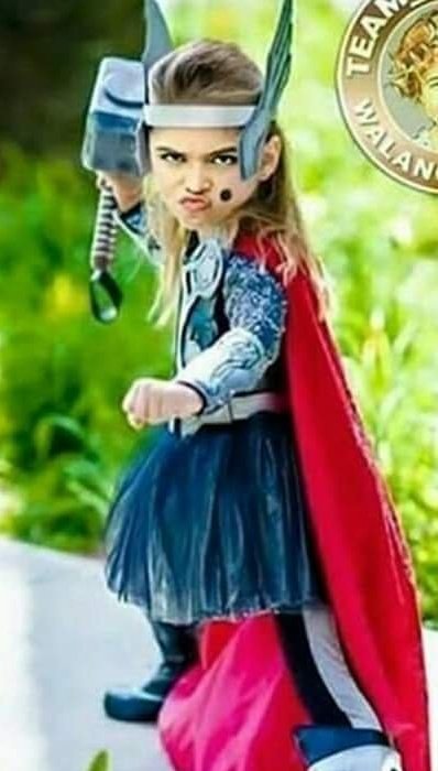 Snickers1011's tweet photo. Si Daddy Victor looking after Menggaynita Magtanggol! Hangkukyooot!

#ALDUBEventually may paganto na during halloween parties ang MAICHARD!

ctto https://t.co/jNywiT3RMa
