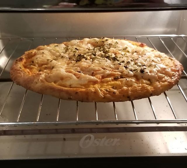 VeganMHC's tweet photo. 10/10 #vegan #flatbread #pizza! Wow 😍 @americanflatbread that was the best #frozen pizza I ever had! https://t.co/WB70th3dJL https://t.co/LYOpnrYsFy