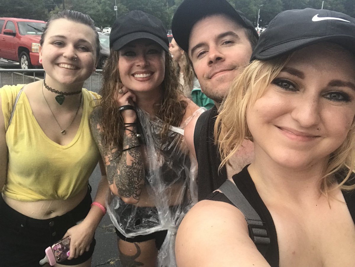 brittandgavin's tweet photo. #warpedtour ♥️♥️#atlanta https://t.co/ehvEZO7XM7