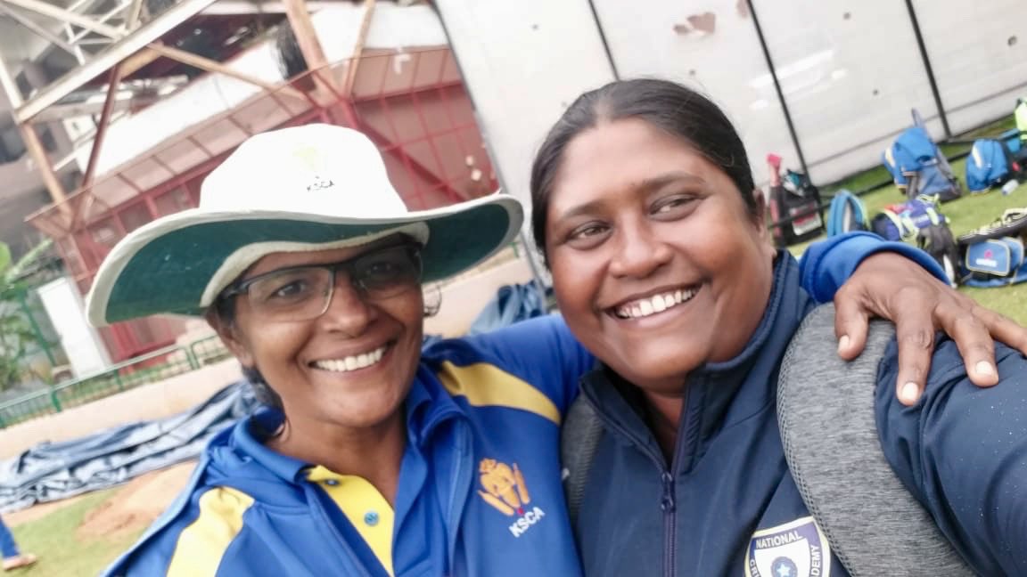 MabenMaben's tweet image. With the one &amp;amp; only - THE LEGEND. A cricketer par excellence and an even better human being. #Neetudavid