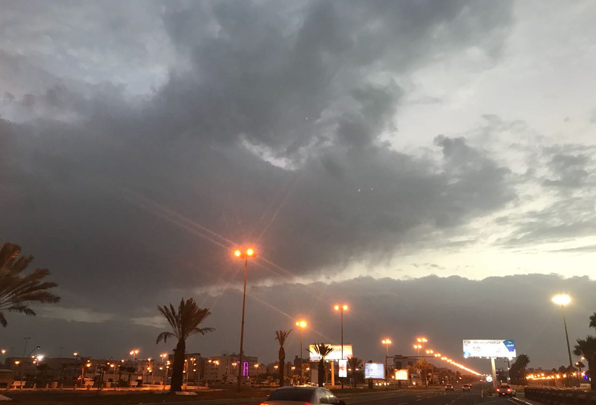 MekshatAlkhali's tweet photo. ⛅⛅⛅⛅
الشروق في #خميس_مشيط من تصوير
 عضو #مكشات_الشرقية متابع الطقس
مبارك فلاح الشهراني
@mubarak_200782 https://t.co/2SopCgTg4B