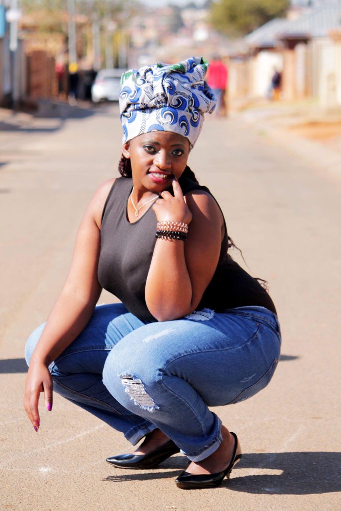 fatlipz_'s tweet photo. The confidant beauty.
#sdudlaseclean #reyofsunshine #sdudlachronicles #plusoweto https://t.co/00N1x3b8lW