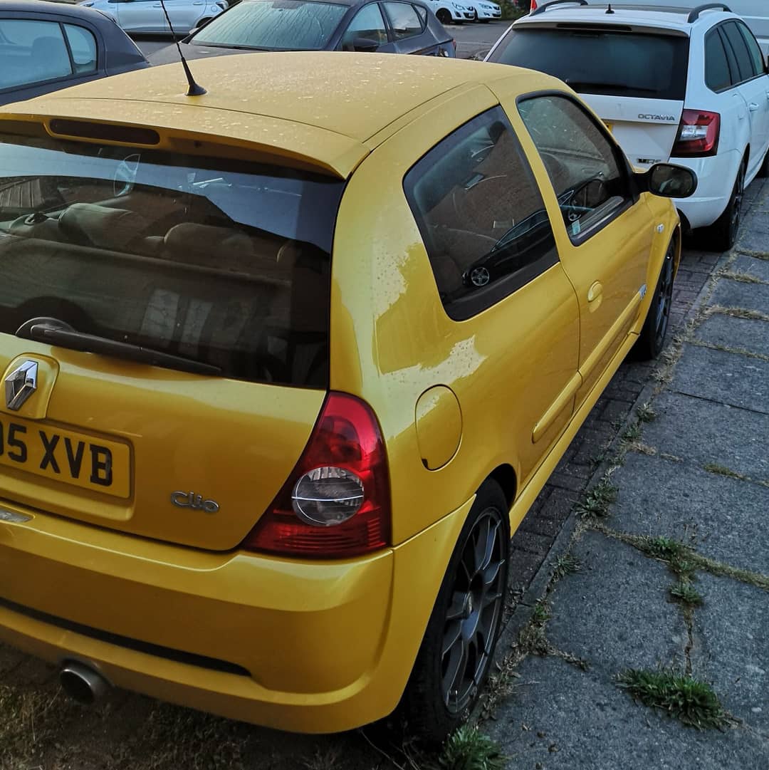 lukebb84's tweet photo. Picked up this little beauty earlier in the week. Well worth the 5-hour trip 💛💛💛

#Cliosport #Renaultsport #Clio #182 #LiquidYellow https://t.co/iTl19QBEw4