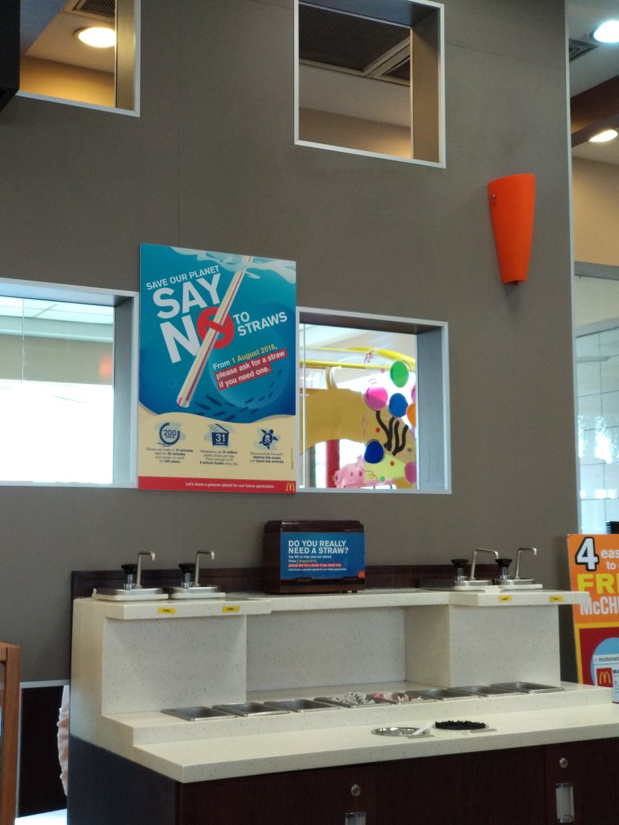 asuramaru's tweet photo. SAY NO TO STRAWS

setengah jam aku duk lepak kat mcD rawang ni, dah lebih 20 orang aku perasan yang pegi dekat straw dispenser tu tekan bagai nak rak lepas tu siap bukak top cover dia cek sebab apa takde straw https://t.co/0LbyFkVBGc