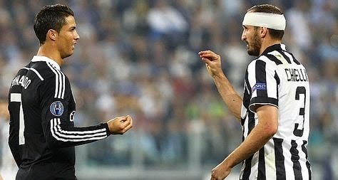 TeamCRonaldo's tweet photo. Chiellini on Cristiano's move to Juventus: "The first time I heard about it, I said to my friends, 'Nah, it's impossible, After one day, I thought maybe it is possible. With our manager, with our director. it's a reality. Juventus is growing... year after year (ESPN) https://t.co/WLBykc7Ffx