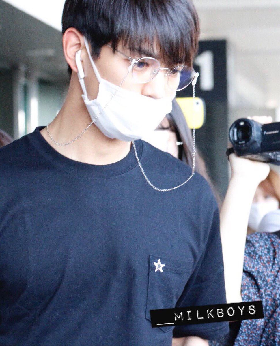 _MilkBoys's tweet photo. 180801 김포 입국 민호
일본 활동 수고했어요!^^ https://t.co/xsyHhA7Y6M