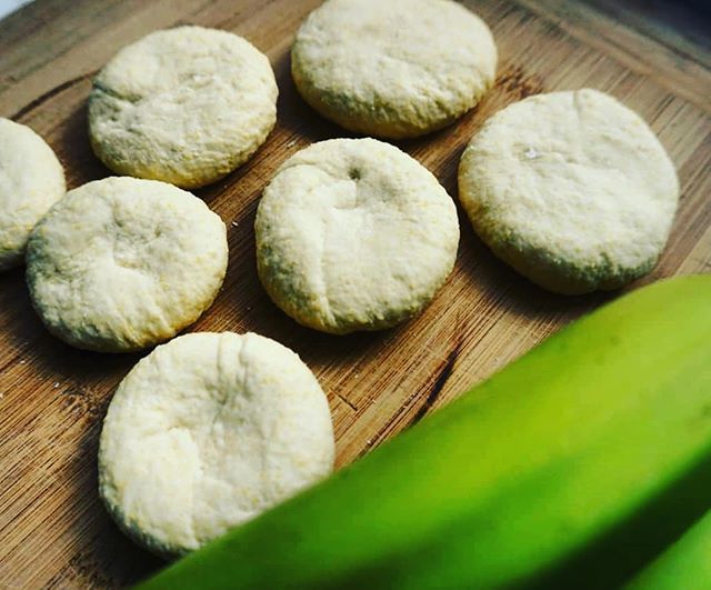 LXaymaca's tweet photo. dumpling and banana. #boilbanana #boildumplings #hardboil #comidaJamaica #Jamaicanfood #eatingthecaribbean #seriousnyamins @laxaymaca in Mexico https://t.co/GNeVAFZYFP https://t.co/6NB7mpGiXV