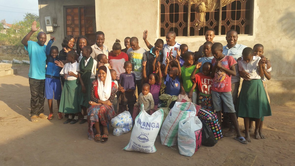 dee__ItsMe's tweet photo. "Those who unjustly eat up the property of orphans,eat up a Fire into their own bodies:They will soon be enduring a Blazing Fire." (Quran4:10)
Pamoja child and youth foundation..at kijiweni nyegez mwanza "changamoto bado ni nyingi na wanaitaji msaada wenu sana🙏
BAEC, 2015-2018😊 https://t.co/IU9ul77SdH