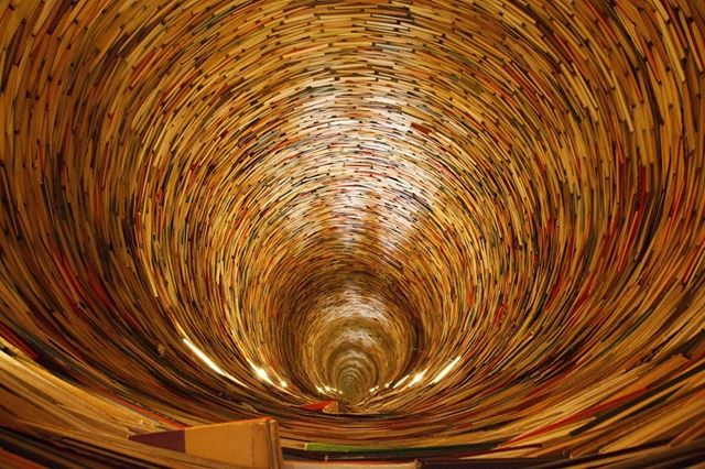 PragueXperience's tweet photo. #prague #czechrepublic #czechia #praguelife #library #books #reading #travelling #weloveprague #travel #pragucity #visitprague #disover-prague #travellingtheworld #welovereading https://t.co/vXAcJLBzaU https://t.co/jeHW5seazD