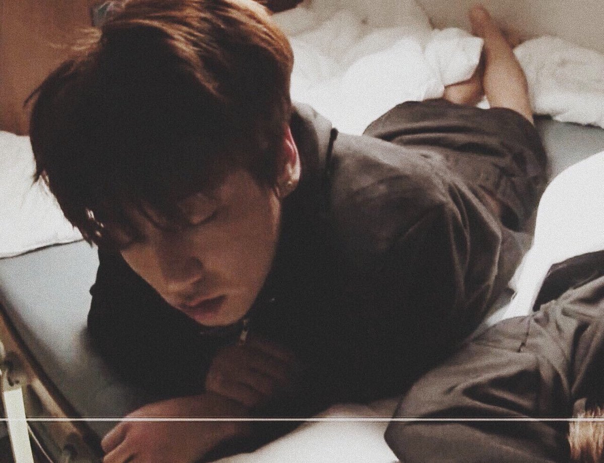 luv :)​​ 𝘑𝘒 | 🐰🌙 tweet media