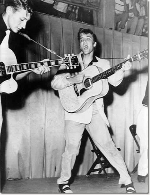 EPNashvilleFans's tweet photo. July 31, 1955: The cover photo used on Elvis' first album released by RCA in 1956 was captured on this date. Photographer William V. 'Red' Robertson, was hired to take a series of action shots of Elvis, at the show in Tampa at the armory. https://t.co/c3BBzT5Ztj