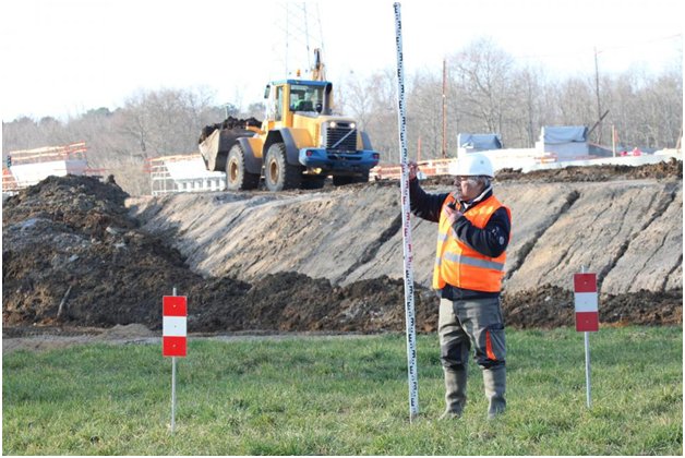 геодезическая разбивка трассы. топографо-геодезическая съемка. изыскания автодорог. топографическая съёмка с геодезистом. инженерные изыскания для строительства.