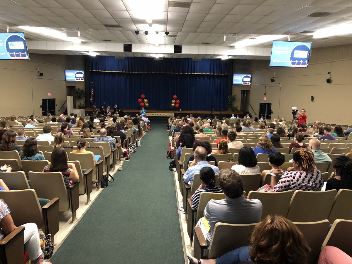 BenWhitehouse98's tweet photo. Welcome new teachers to the Marion County family! #WeAreMCPS #Area3 @Grantham_Greats @drheidi2007 https://t.co/SV7v2YyqY0