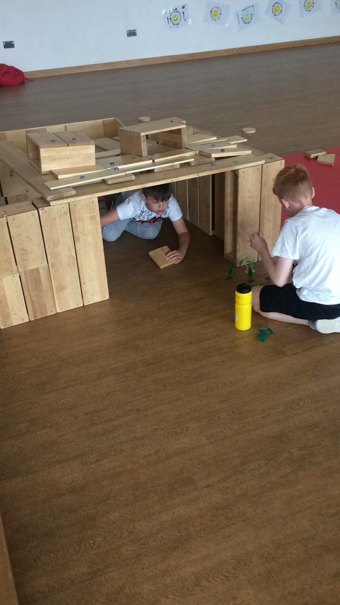 SHEPALC's tweet photo. Lots of fun today painting and building #shep2018 @abertillery3_16 @SHEPALC https://t.co/kFVyGQ6Ak2