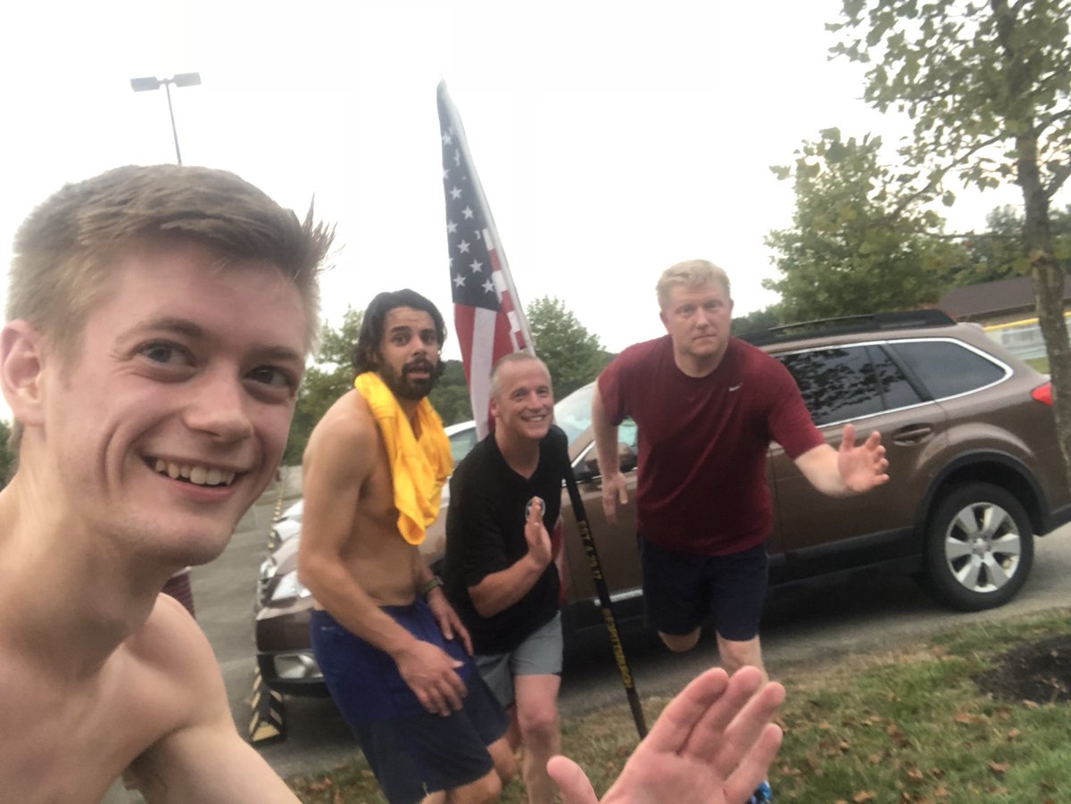 jimrunforfun's tweet photo. Weds speed work at Graham Park. Jitney show us who’s boss, @StaufferEric (Bieber) as usual had impeccable hair even after running and @ryanpriore (Vowels) ankles look a little better.👍🏻 #TrophyPose https://t.co/yxrsLvEj91