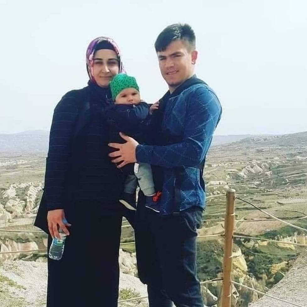 Tarifi Hiç yok Çoluk çocuk Demeden Katlediyorsunuz Sizin bu yaptığınız Kahpeliktir Bir Anne ve yanındaki 11 Aylık bebeğe de kıydınızya Ey Caniler..! Ey Siyonist hizmetkarı Batı Uşağı PKK !
Yeter be ! Size de Efendilerinize de Lanet Olsun!