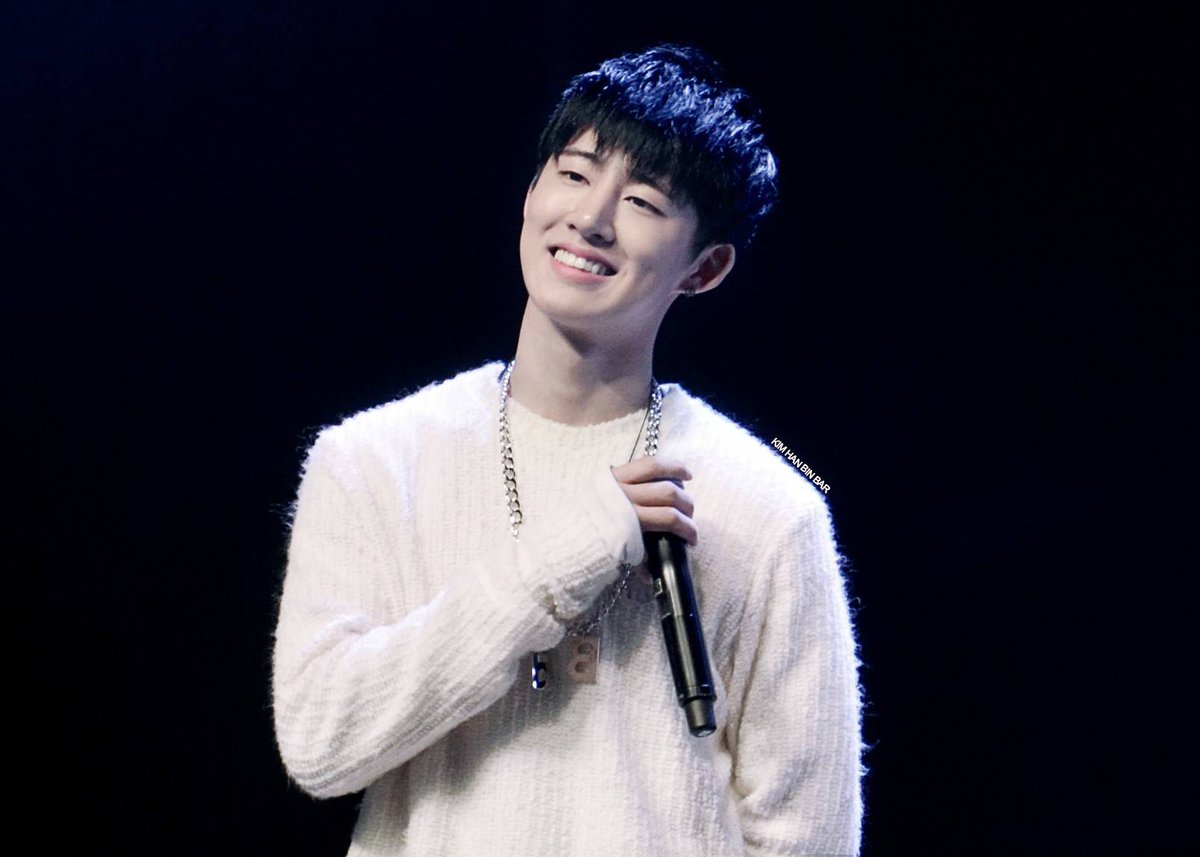 mickeyhanbinee's tweet photo. Hanbin is still the same 😭😭💖 Baby 😭😭💖

©韩彬 https://t.co/sAZNxqOiNW