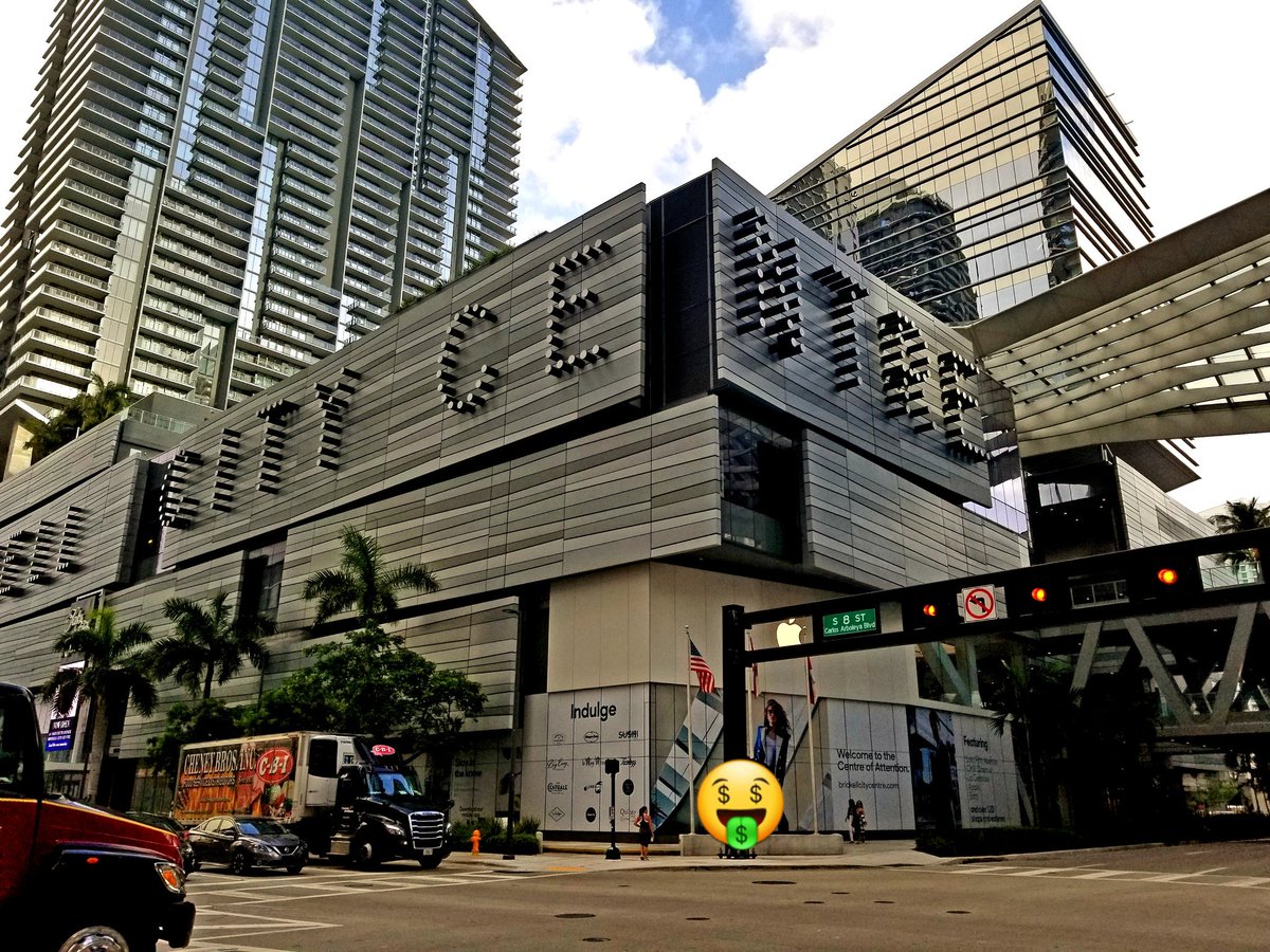 SpencerLyon_'s tweet photo. My friends at @btccom_official are sharing the wealth to help celebrate the 1 yr anniversary of Bitcoin Cash with a global airdrop treasure hunt. First 1000 win a prize and the first flyer in #miami has been spotted #BCHDAY #bcc #cryptocurrency #Blockchain https://t.co/O2H8juk2uA