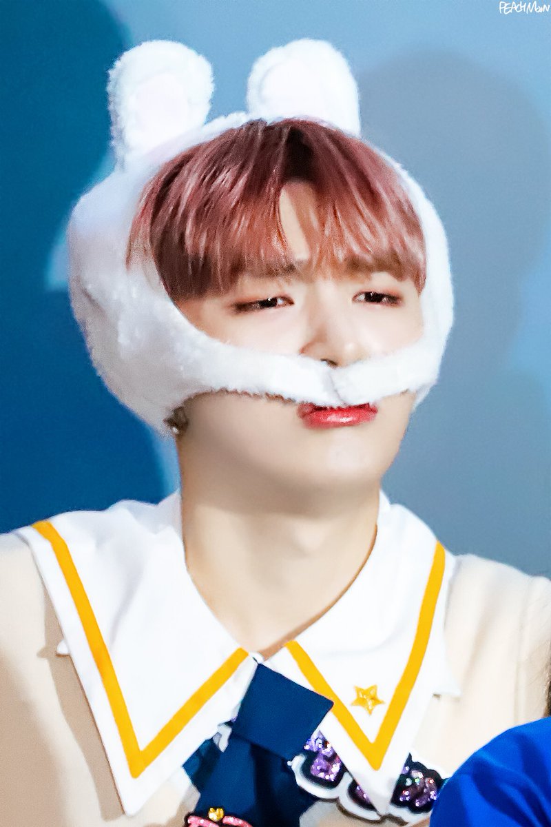 PEACH_MOON_S2_'s tweet photo. 180731 신한 팬싸인회
🐰 : 고갱님 그렇게는 안되시궁ㅜㅅㅜ
#윤지성 #잉잉이 https://t.co/Lo9kkVqia2