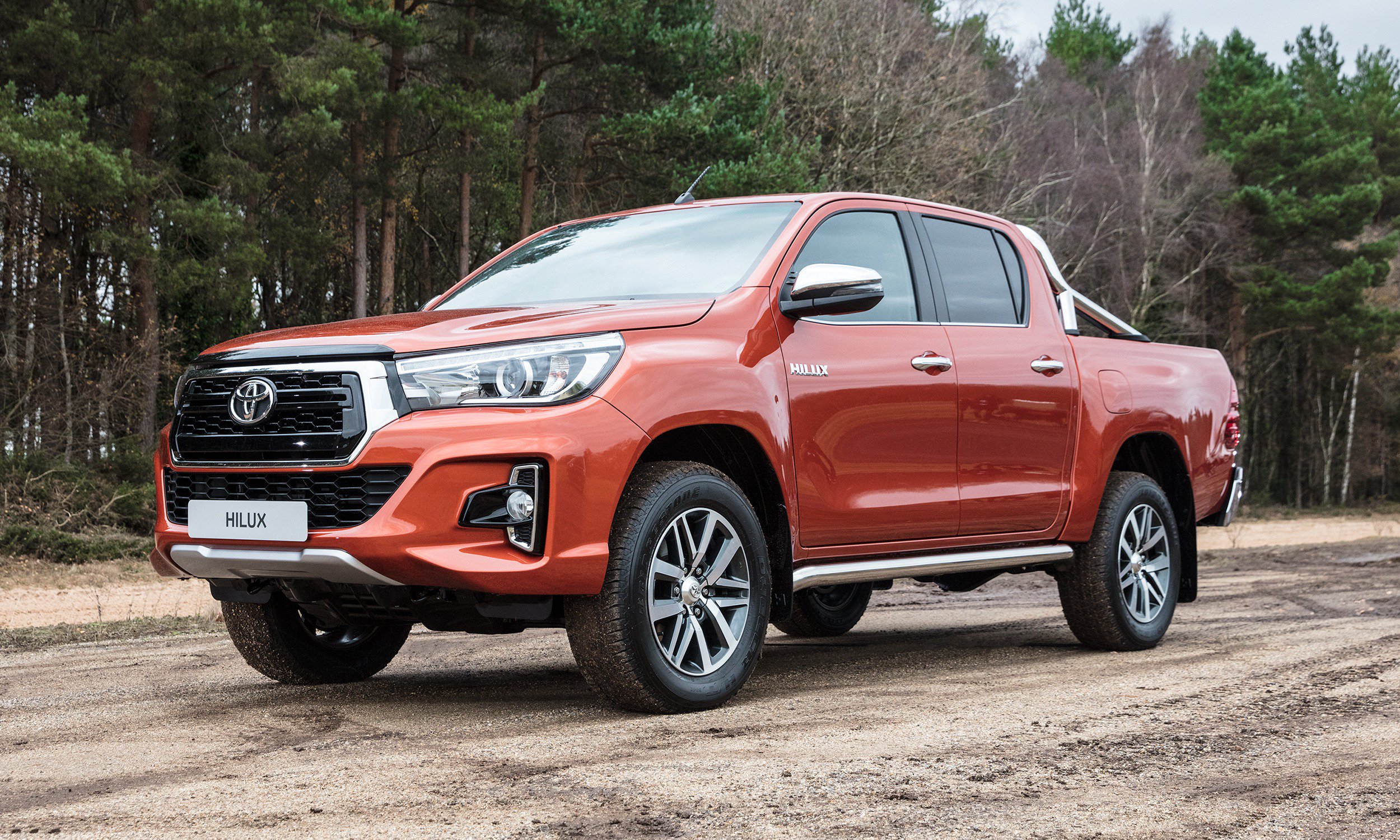 Toyota hilux invincible x accessories outlet