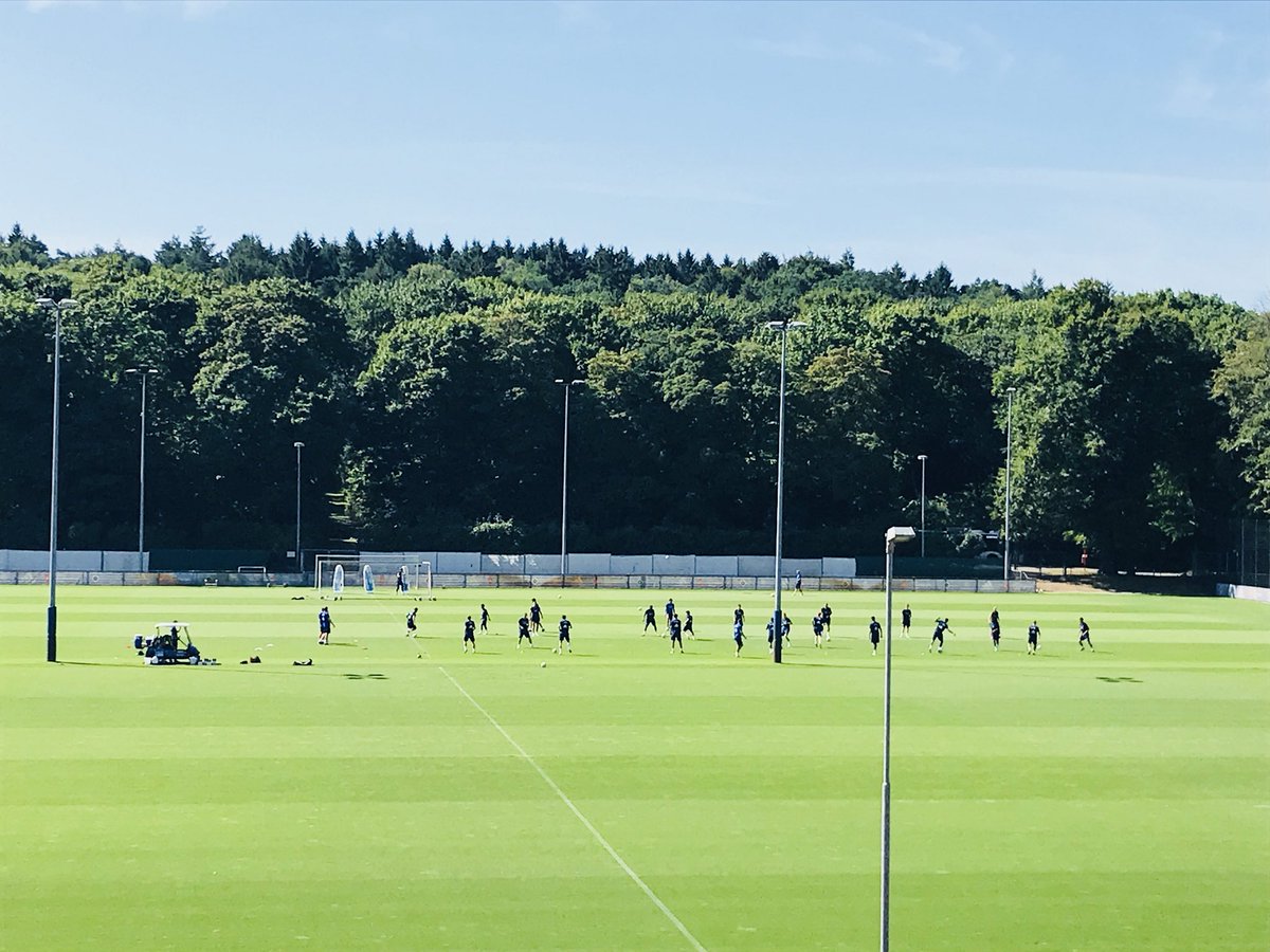 HSV's tweet photo. In zwei Tagen geht’s los! Heute letzte öffentliche Einheit vor #HSVKSV: Aaron #Hunt tritt etwas kürzer. Fiete #Arp, Patric #Pfeiffer &amp; Tobias #Knost arbeiten nach dem gestrigen U21-Einsatz regenerativ. Dafür sind Arianit #Ferati, Saibo #Ibraimo &amp; Lenny #Borges dabei. #nurderHSV https://t.co/mZIgwzE9QW