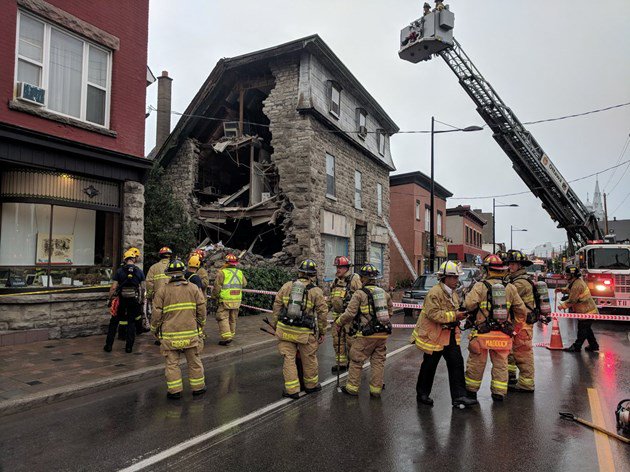 Wellington Street West reopens to traffic following building collapse: bit.ly/2O0Ax6T #ottnews #otttraffic https://t.co/XioF8Mkajr