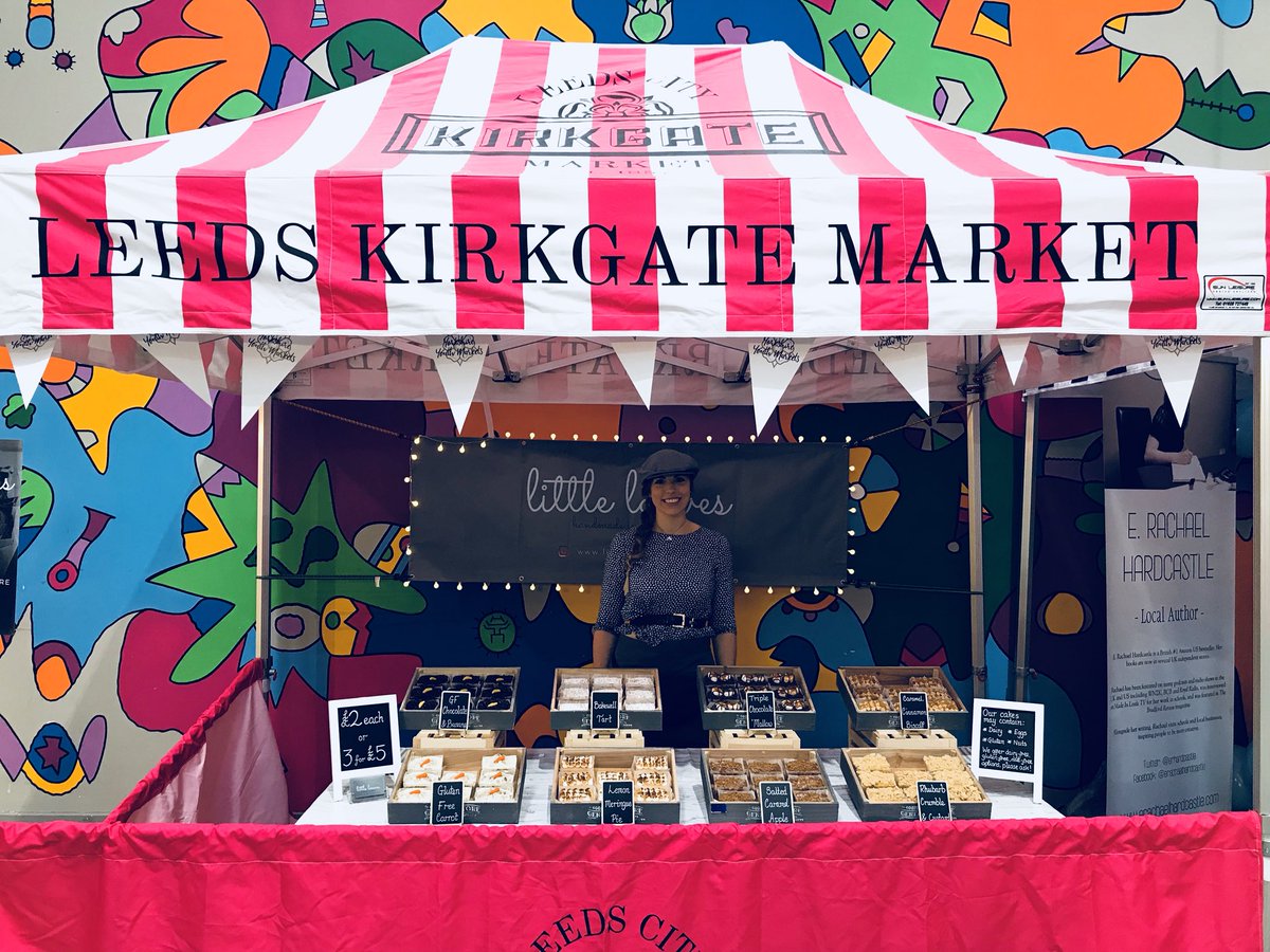 Shambles_Market's tweet image. Harriet from Little Loaves ready for a busy days trade! We’d recommend the lemon meringue pie... #YorkshireDay #marketsmatter @marketsmatter @VisitYork
