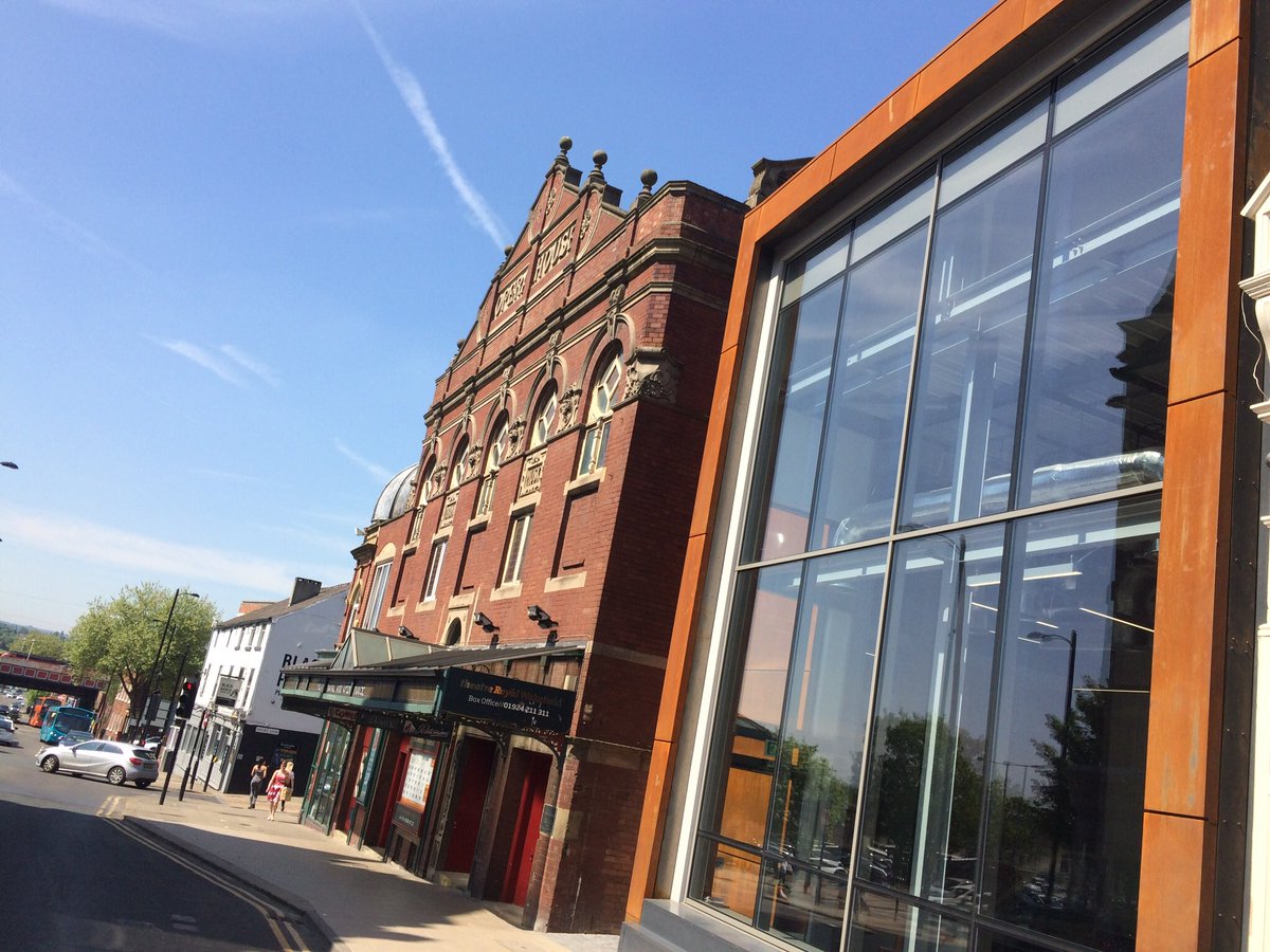 WakefieldBID's tweet image. Happy Yorkshire Day from sunny Wakey!
#YorkshireYorkshireYorkshire