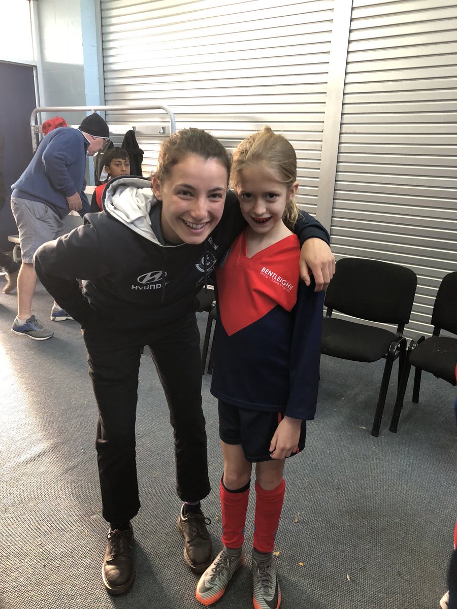 deryk_d's tweet photo. Thanks so much to @aflwomens @CarltonFC Gabriella Pound for taking time out to mentor and support the next generation https://t.co/HIZsKUNDH9