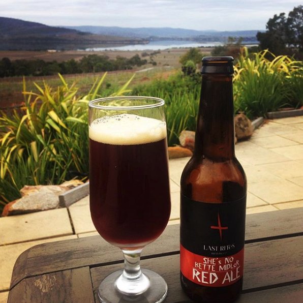@lastritesbrewing 'She's no Bette Midler' Red Ale with Coal River Valley views beyond. What a spot to enjoy a brew. #tasbeer #tasbeertrail #craftbeer #redale #tasmania #coalriver #riverviews #beerlover #craftbeerlover