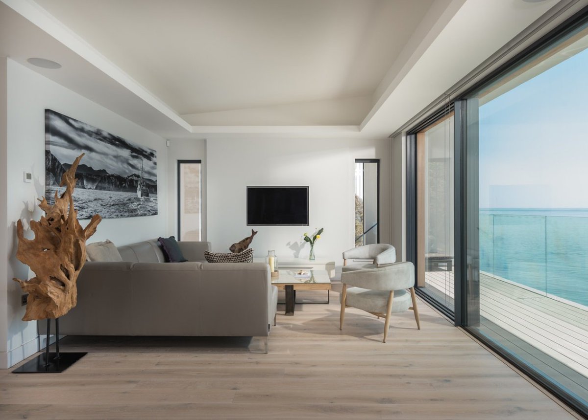 Sliding doors are the perfect home improvement product for achieving modern aesthetics and panoramic views - Discover Uni_Slide here: fensteruk.net/unislide-doors #SlidingDoors #Aluminium