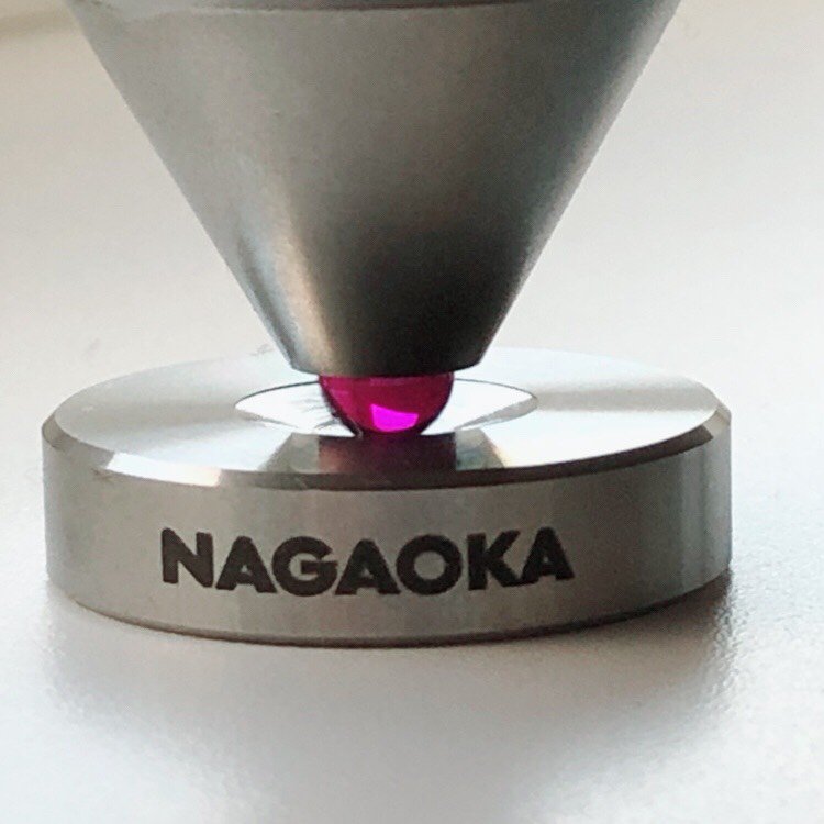 NAGAOKA_coltd's tweet photo. 世界初🕺
ルビー+金属のインシュレーター✨
ステンレスタイプは
特に低域が締まり、中高域のクリアさ
明確なレスポンスが素晴らしいと
関係各所大絶賛の一品です🙌
是非お試しあれ❗️
全国のオーディオショップ、家電量販店で絶賛発売中👍
https://t.co/XZNALQjHDf
#VGP2018 #日本製 #レコード針 https://t.co/aWcR4YeyAv