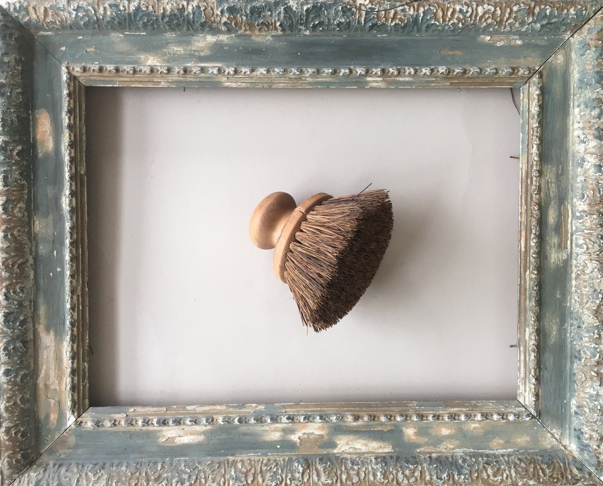 DissHT's tweet image. What was this week’s Aldrich Bros.Ltd  ‘Brush of the Week‘ used for? Search the shop windows in the Heritage Triangle to find out...

thecornhall.co.uk/shows/a-brush-…