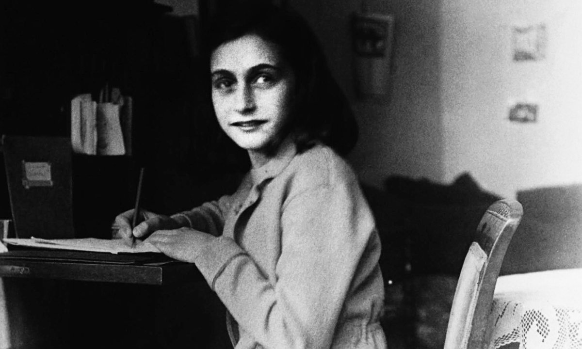 Am 1.August 1944 schrieb #AnneFrank den letzten Eintrag in ihr Tagebuch. Drei Tage später wurde sie verhaftet. Sie starb im KZ Bergen-Belsen. 

#niewieder #gegendasvergessen