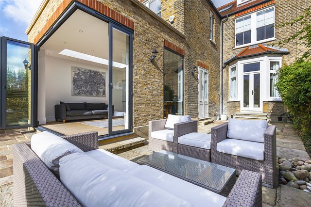upshoot's tweet photo. Interested In a single story rear extension in London and Kent? Find out more about RIBA Chartered Architecture firm @openarc_kent at https://t.co/umtKbMHKPe #rearextension #architects #upshoot https://t.co/HqZTgozP05
