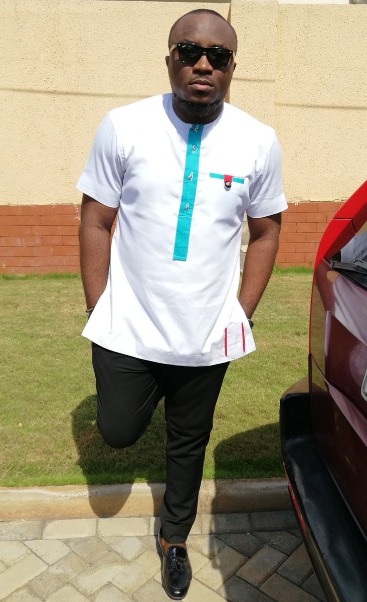dkbghana's tweet photo. I pray this new month gives you more control to balance your life like I have balanced my cute head on one leg. 💪😂

Call it the "Chicken pose"👊😎.

#ComedyExpressEvent
#Friday3rdAugust
#EddysPizzaOsu https://t.co/cpZ4pvjNTX