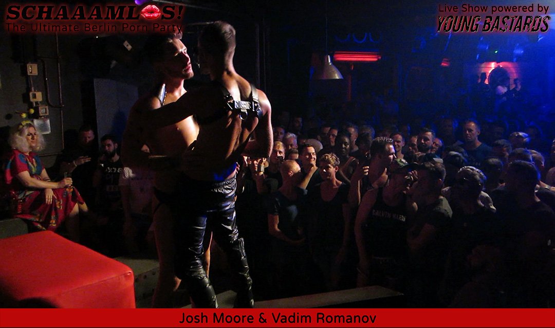 2 pic. The show with amazing @JoshMooreXXX at @NinaQueer's CSD Berlin party @SCHAAAMLOS https://t.co