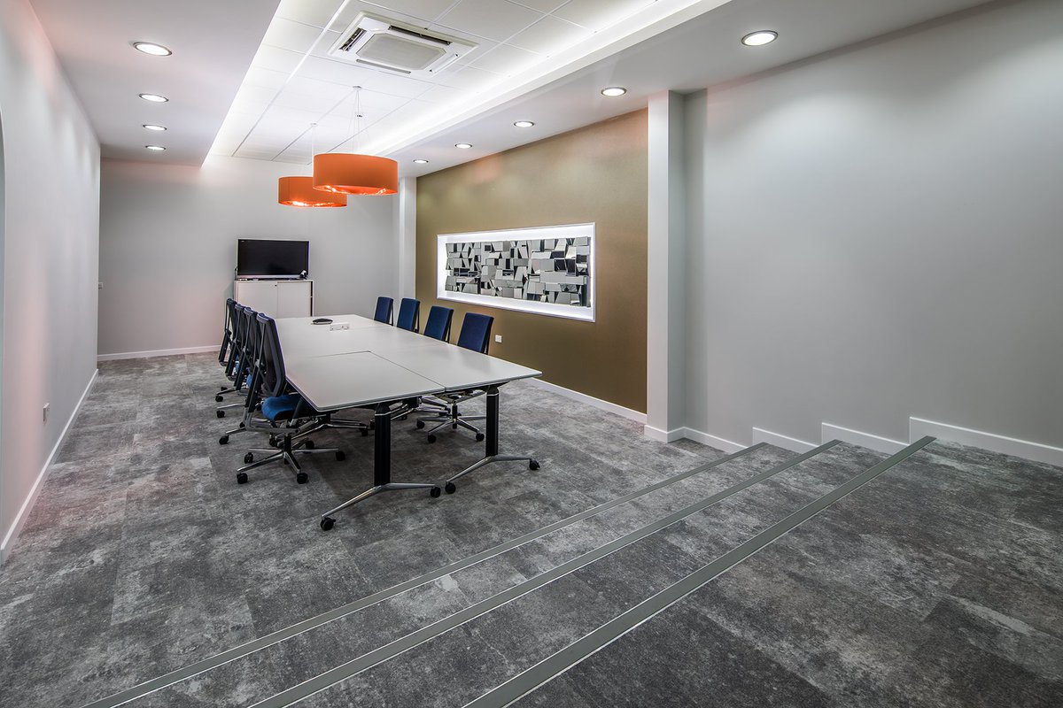 Desso_UK's tweet image. A winning combination of Traverse, Edges, Jeans and Desso&amp;amp;Ex Concrete carpet tiles gave @DaleOffices this stunning and creative new office look - let us know what you think! #officedesign #flooring