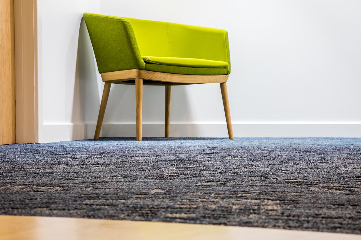 Desso_UK's tweet image. A winning combination of Traverse, Edges, Jeans and Desso&amp;amp;Ex Concrete carpet tiles gave @DaleOffices this stunning and creative new office look - let us know what you think! #officedesign #flooring