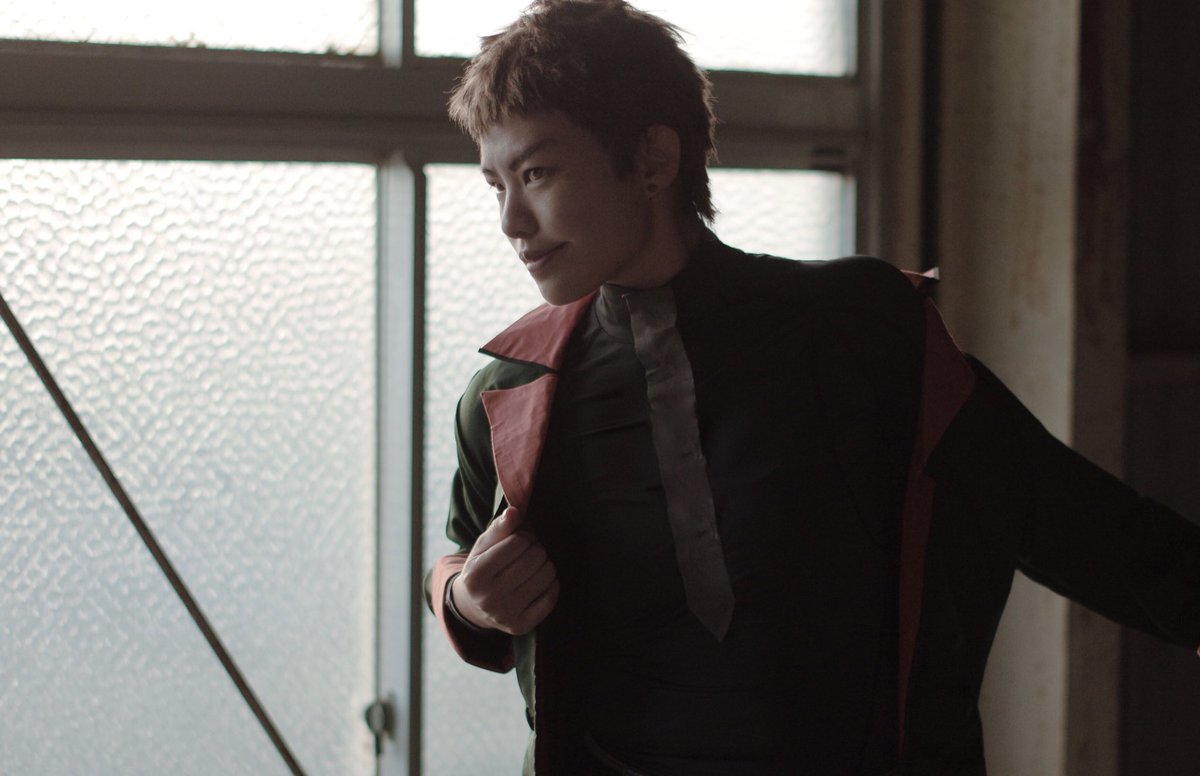 カッコよく撮ってくれたけど写真集ではおそらく載せれないのでここで供養…！シノくん…
え〜ん雄っぱいがほしいよ〜😂

Photo by しのち（@shino_chi_shino ）