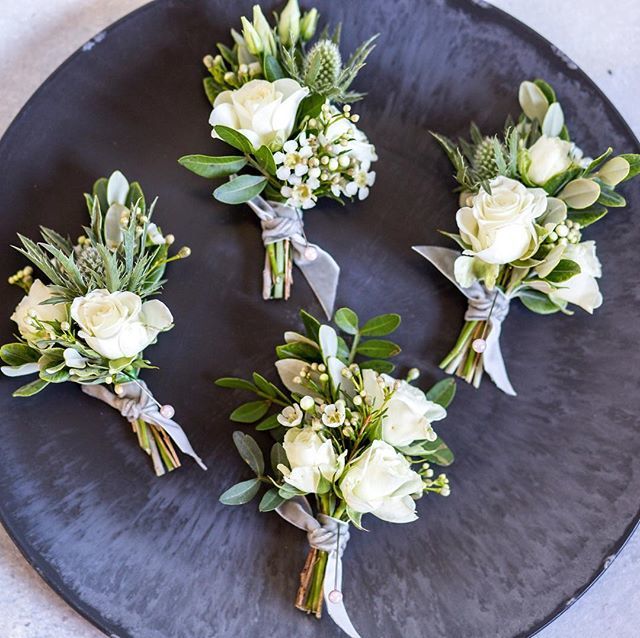 Silver grey and ivory buttonholes for last week ends wedding #weddingflorist #weddingflowers #buttonholes #ivoryflowers #herefordshirewedding #boutonniere #naturalflowers ift.tt/2MbTIdK