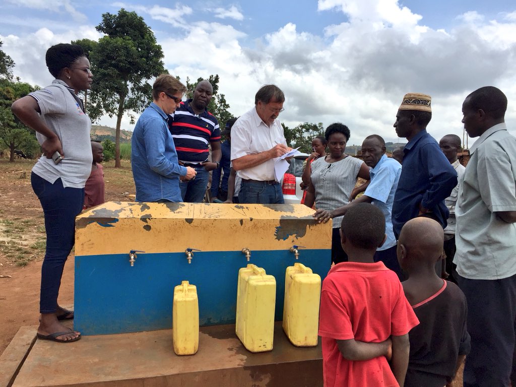 min_waterUg's tweet photo. Because #QualityIsKey, we carry out routine inspection of water projects to monitor and assess progress of projects for sustainability. #AccessToSafeCleanWater #WSDFEworks #BusedeWSS @Alitogj @KfWpress @alfayole @HonKibuule @UmbrellasWatsan https://t.co/jSmdekSebr