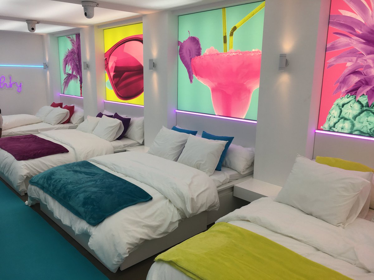 Supersetsfilmtv's tweet photo. Every Love Island needs a Supersets, super sturdy bed. #catford #scenery #Lovelsland #setbuilds https://t.co/Hi2crVS35a